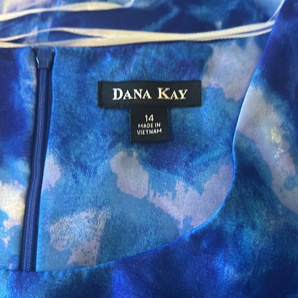Dana Kay, Vibrant Dark/Light Blue Marble Patterned Midi Dress with Jacket. S-14 - Picture 9 of 12